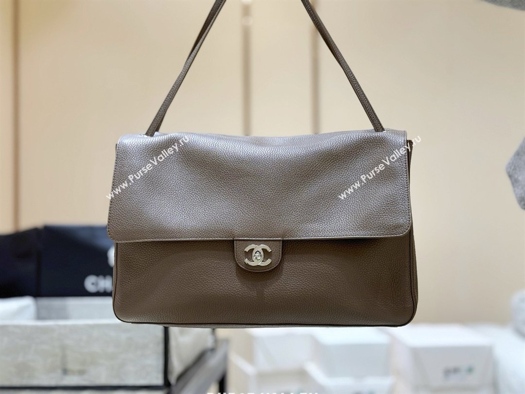 Chanel Maxi Flap Bag in Light Brown Grained Calfskin AS6233 Spring Summer 2026 Top Quality (SHUNY-26040821)