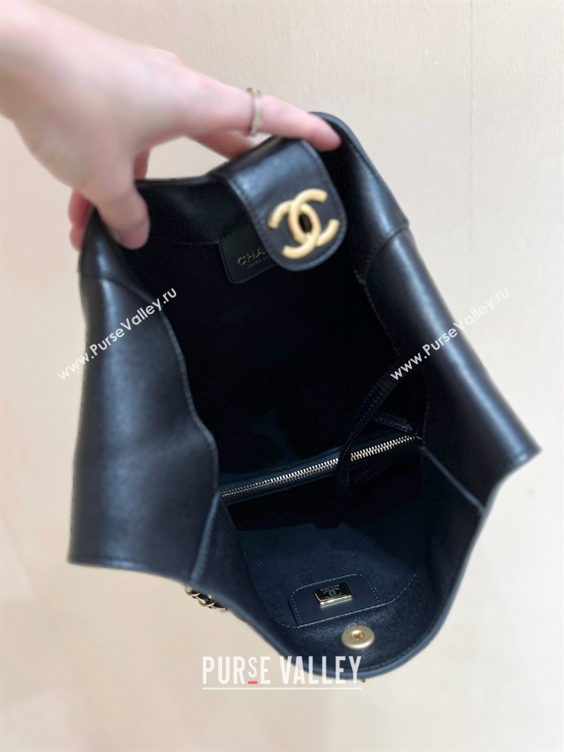 Chanel Medium Hobo Bag in Shiny Lambskin AS5425 Black 2025 Top Quality (SHUNY-25032001)