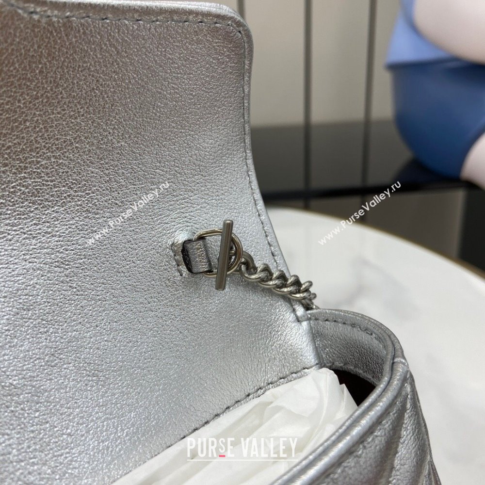 Gucci GG Marmont Matelasse Leather Super Mini Bag ‎476433 Silver-Tone 2025 (XLU-250117044)