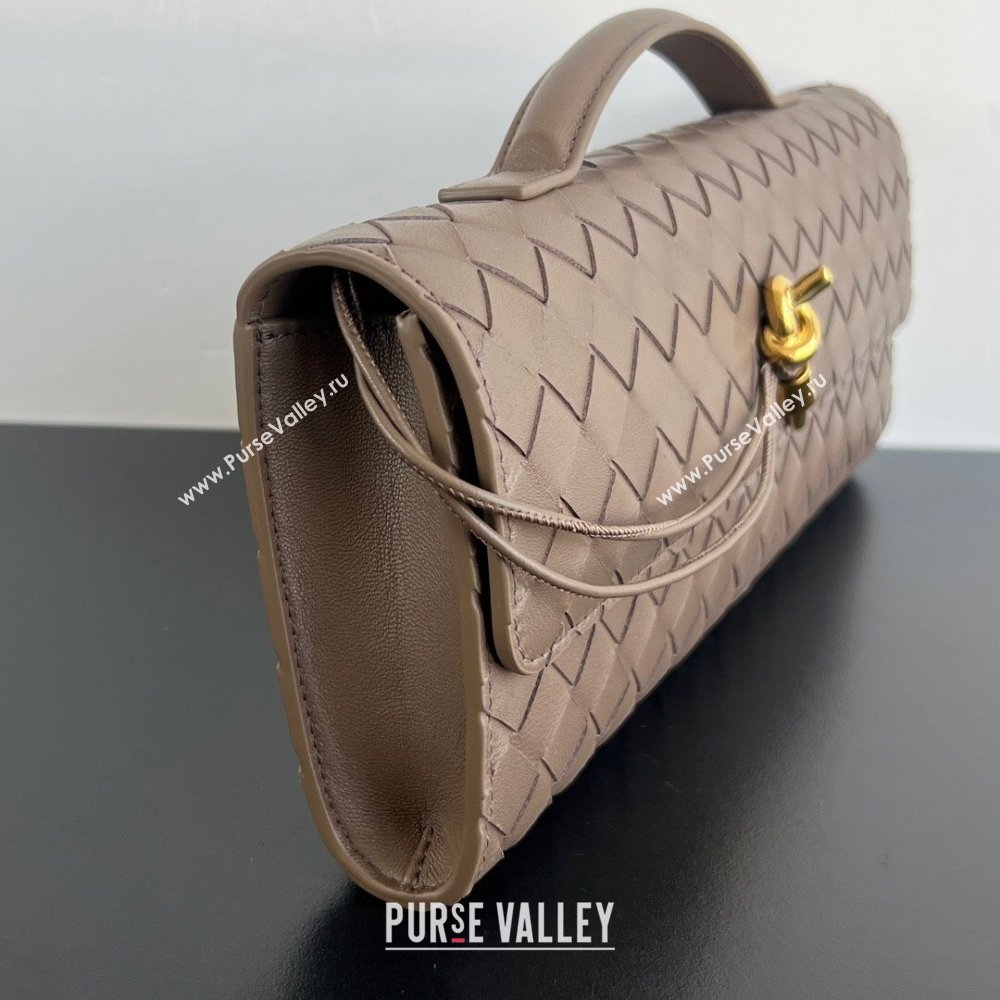 Bottega Veneta Long Clutch Bag Andiamo in Intrecciato Leather Pinenut Brown 2025 741511 (WT-251119045)