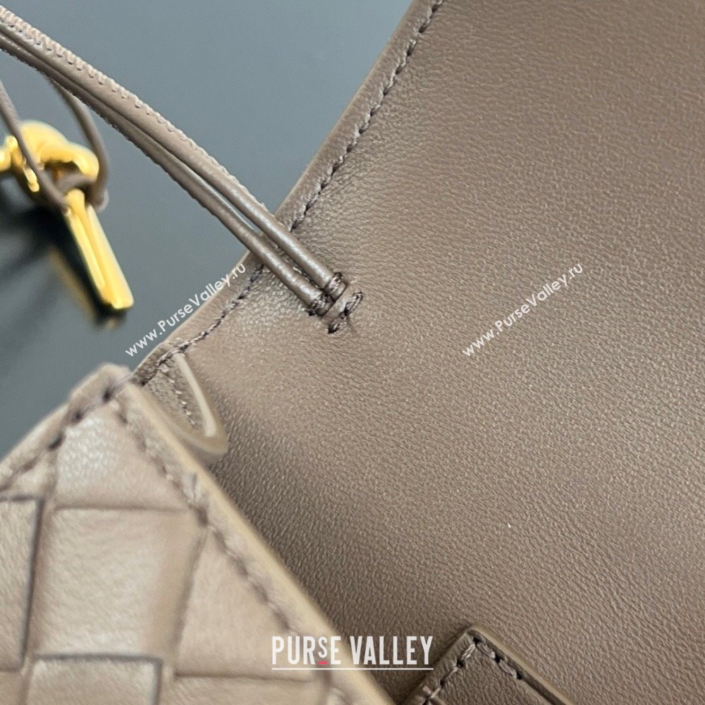 Bottega Veneta Long Clutch Bag Andiamo in Intrecciato Leather Pinenut Brown 2025 741511 (WT-251119045)