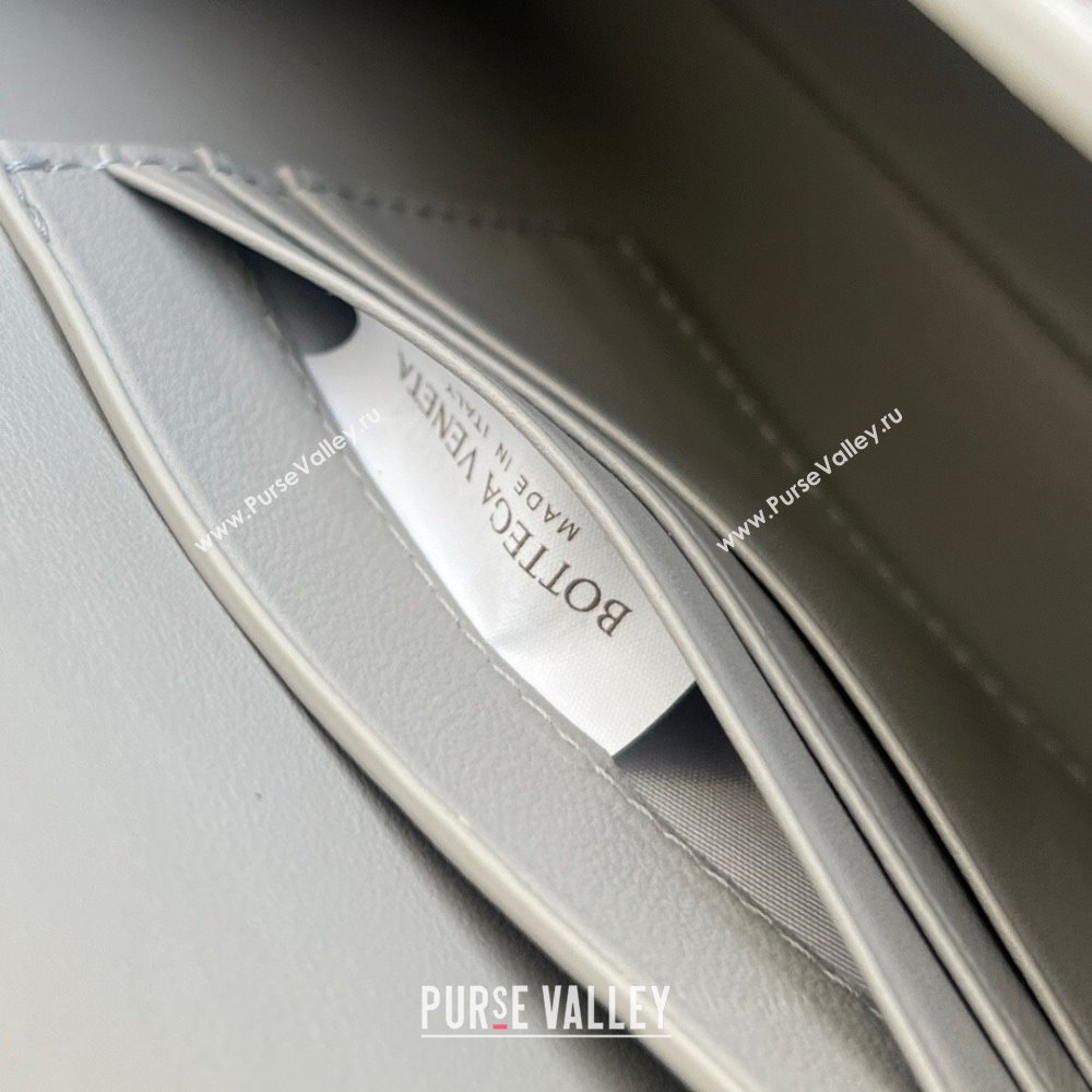 Bottega Veneta Long Clutch Bag Andiamo in Intrecciato Leather Silver Grey 2025 741511 (WT-251119046)