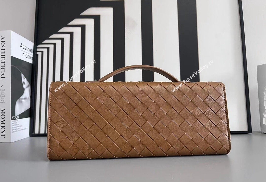 Bottega Veneta Long Clutch Bag Andiamo With Handle in Intrecciato Leather Brown 2023 741511 (WT-240419012)