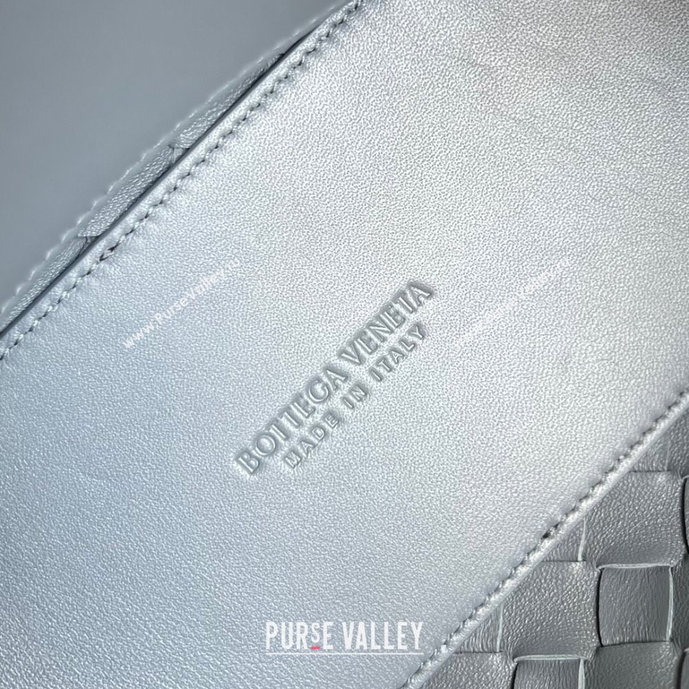Bottega Veneta Small Andiamo Top Handle Bag in Intrecciato Leather 743568 Thounder Grey 2025 0731 (WT-250731055)
