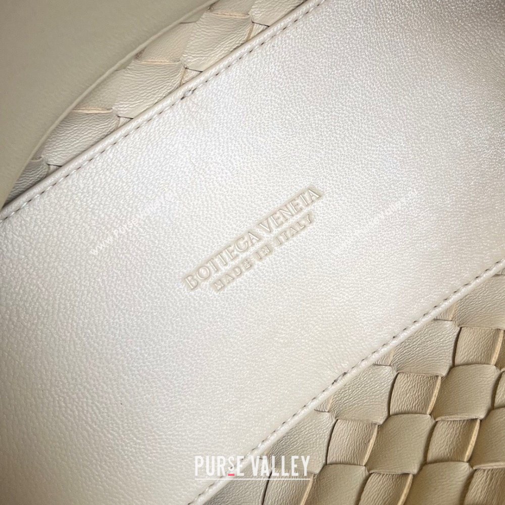 Bottega Veneta Small Andiamo Top Handle Bag in Intrecciato Leather 743568 Oat Yellow 2025 0731 (WT-250731057)