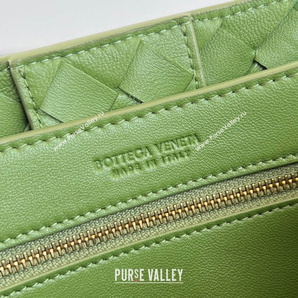 Bottega Veneta Small Andiamo Top Handle Bag in Intrecciato Leather 743568 Matcha Green 2025 0731 (WT-250731039)
