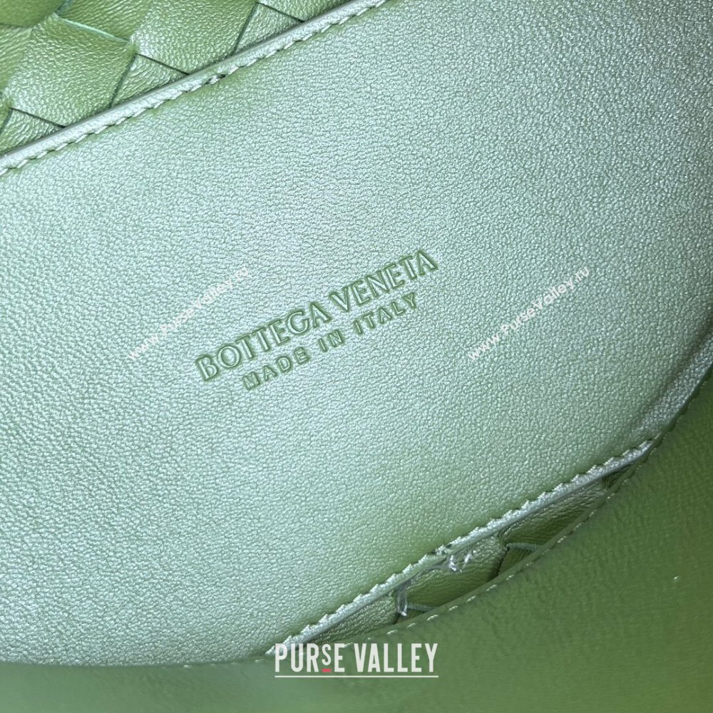 Bottega Veneta Small Andiamo Top Handle Bag in Intrecciato Leather 743568 Matcha Green 2025 0731 (WT-250731039)