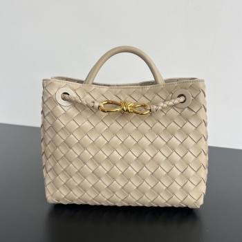 Bottega Veneta Small Andiamo Top Handle Bag in Intrecciato Leather 743568 Dusty Beige 2025 0731 (WT-250731041)