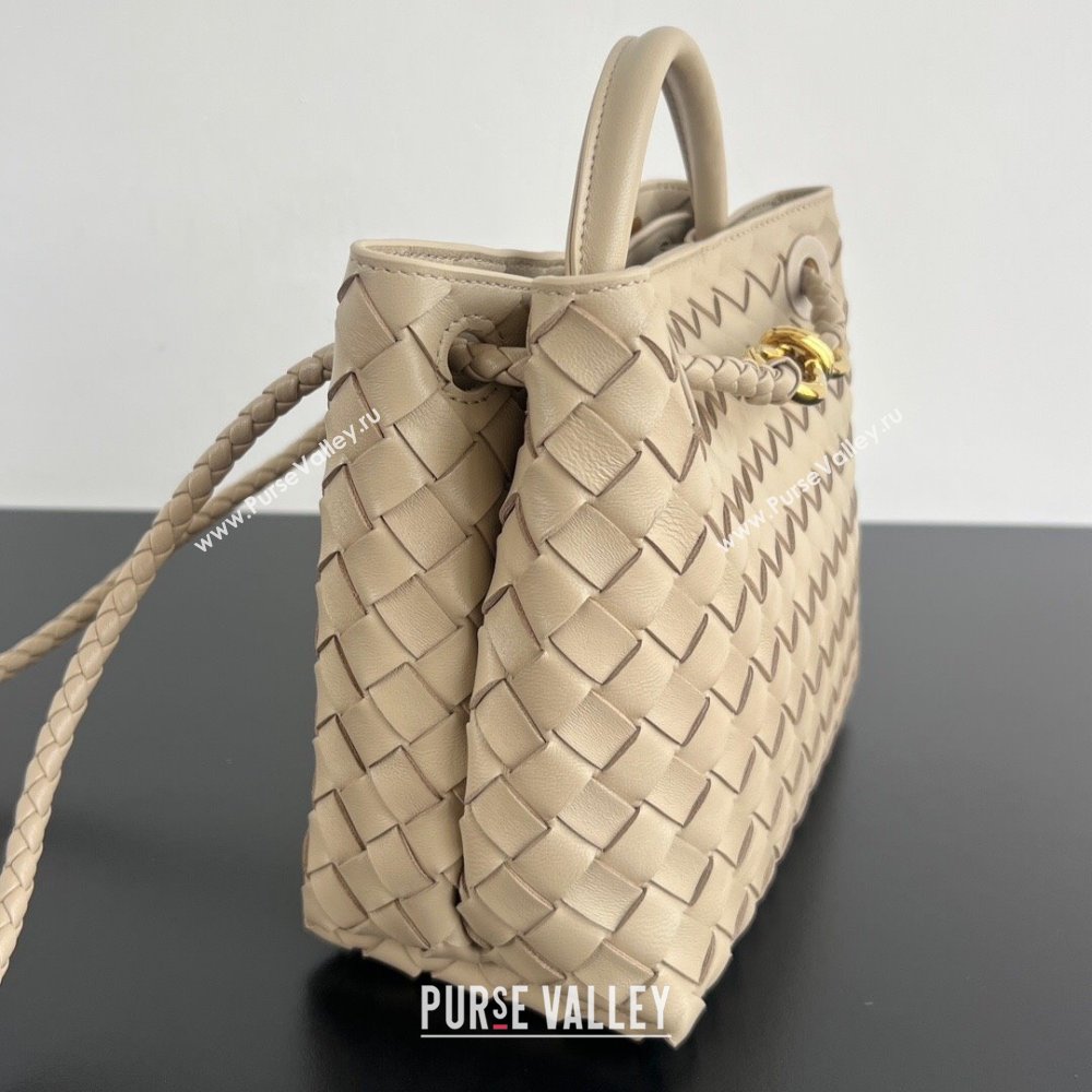 Bottega Veneta Small Andiamo Top Handle Bag in Intrecciato Leather 743568 Dusty Beige 2025 0731 (WT-250731041)