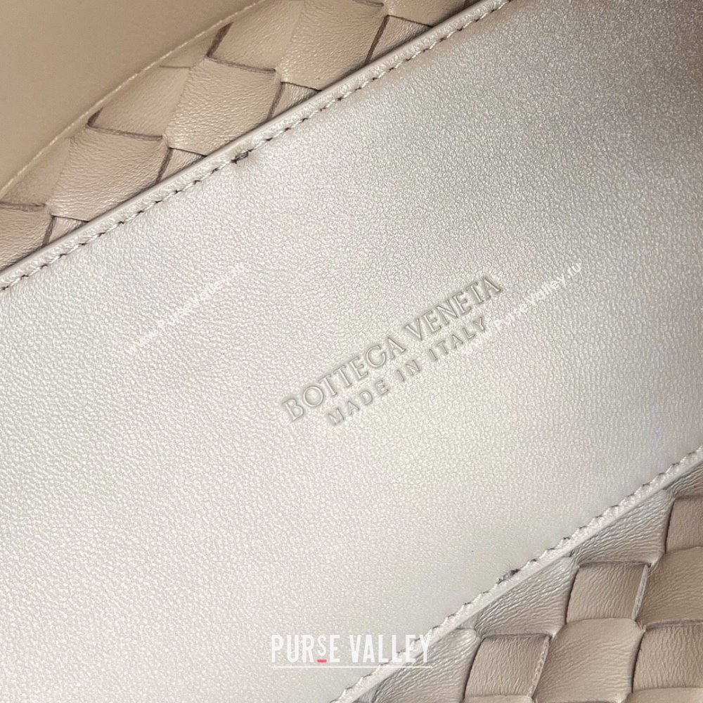 Bottega Veneta Small Andiamo Top Handle Bag in Intrecciato Leather 743568 Dusty Beige 2025 0731 (WT-250731041)