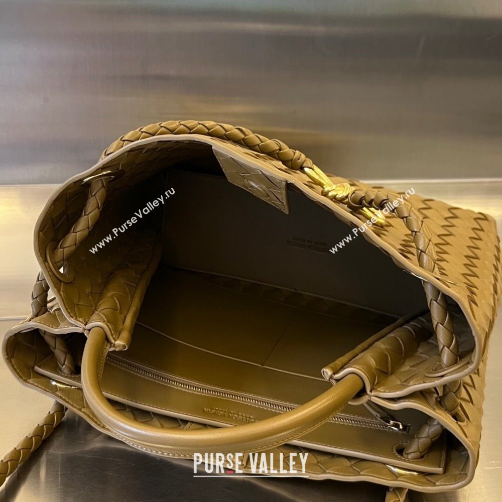 Bottega Veneta Medium Andiamo Top Handle Bag in Intrecciato Leather 743572 Acorn Brown 2025 0731 (WT-250731016)