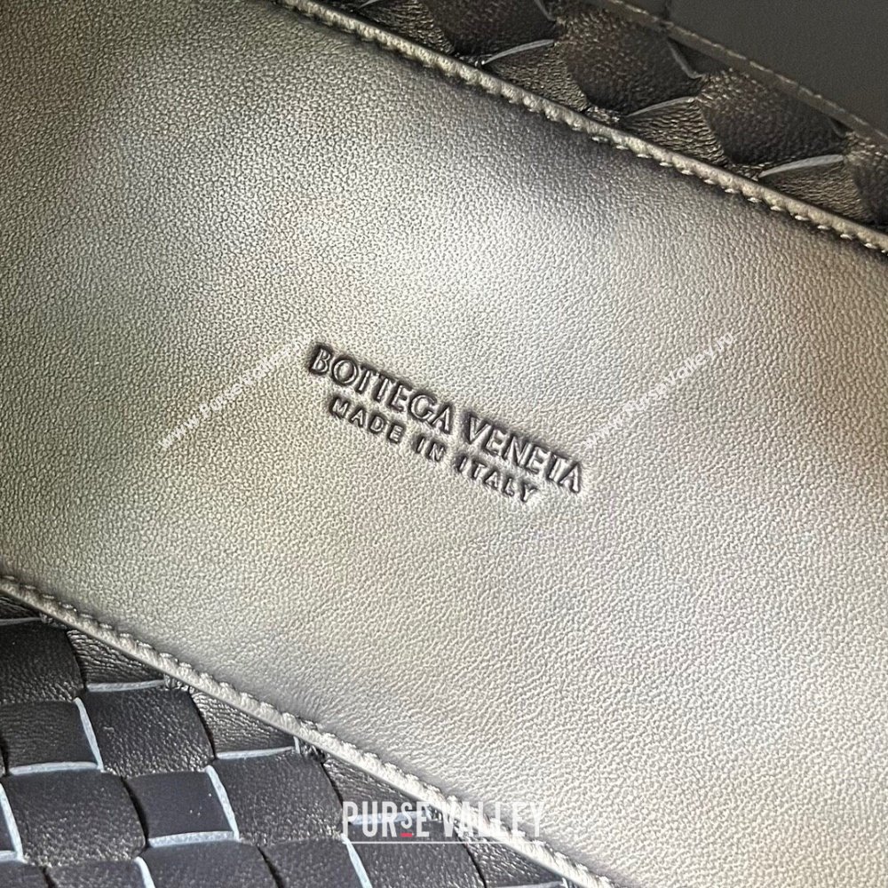 Bottega Veneta Medium Andiamo Top Handle Bag in Intrecciato Leather 743572 Space/Gold 2025 0731 (WT-250731019)