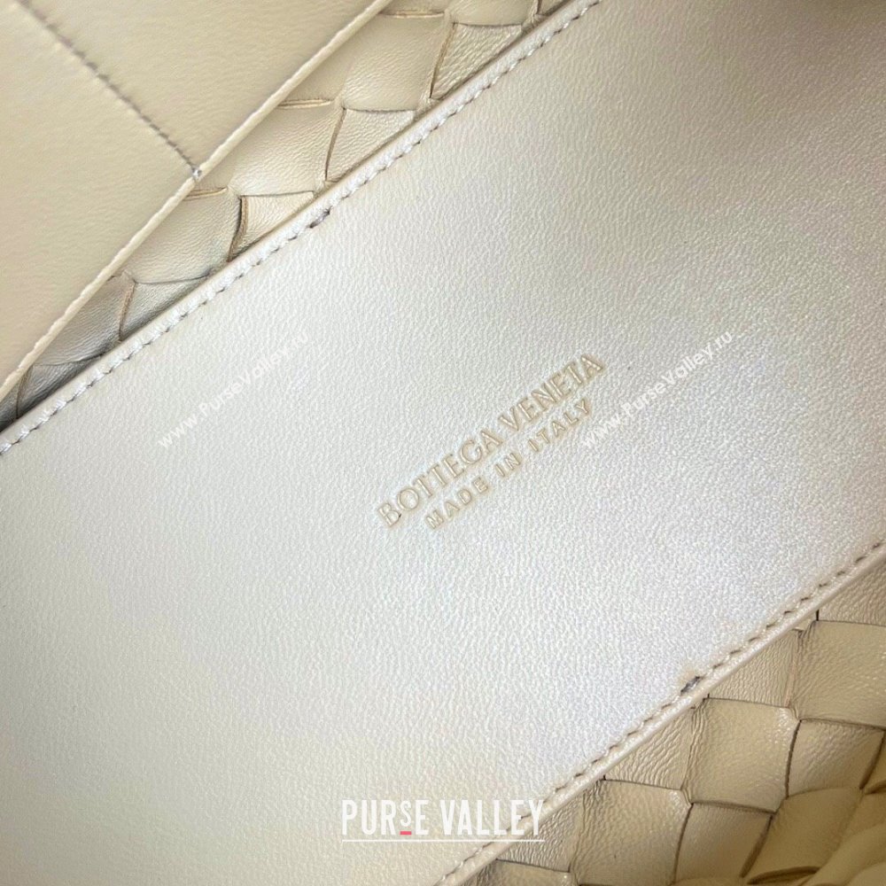Bottega Veneta Medium Andiamo Top Handle Bag in Intrecciato Leather 743572 Oat Yellow2025 0731 (WT-250731021)