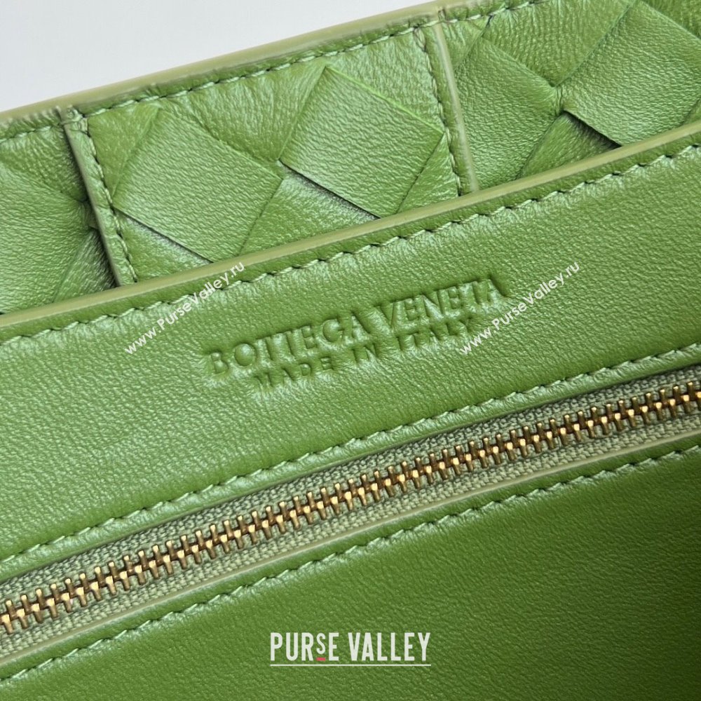 Bottega Veneta Medium Andiamo Top Handle Bag in Intrecciato Leather 743572 Matcha Green 2025 0731 (WT-250731006)
