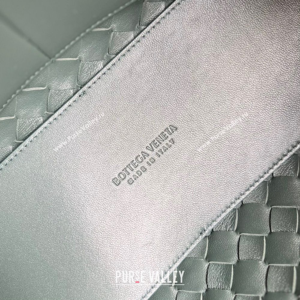 Bottega Veneta Medium Andiamo Top Handle Bag in Intrecciato Leather 743572 Raintree Green 2025 0731 (WT-250731024)