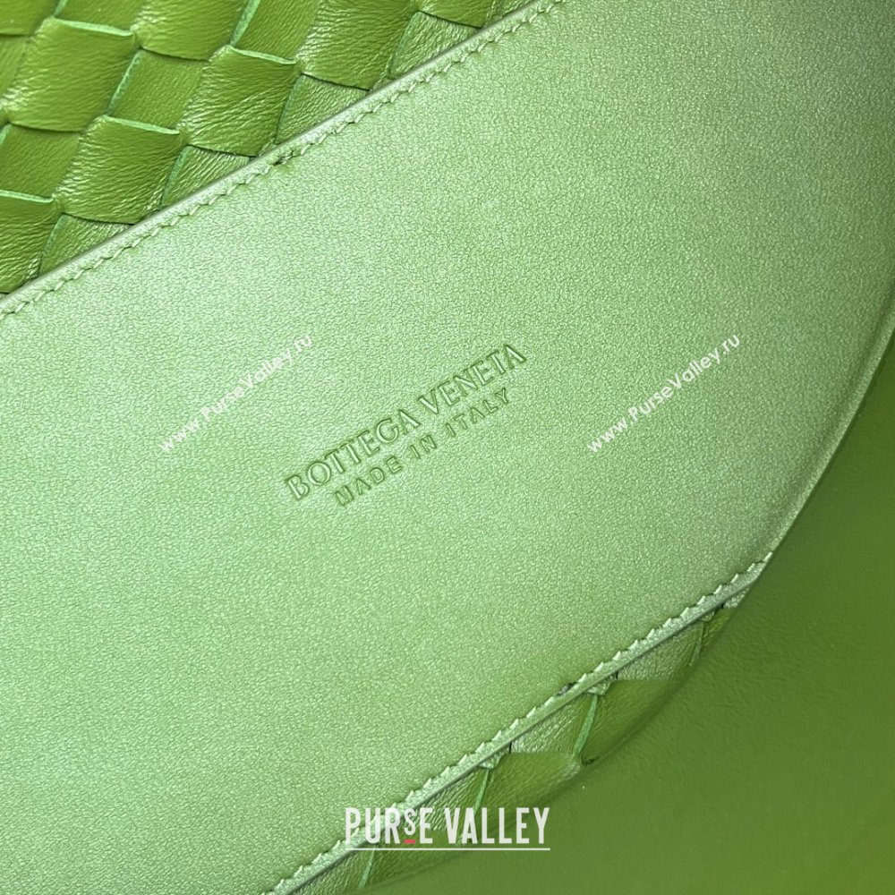 Bottega Veneta Medium Andiamo Top Handle Bag in Intrecciato Leather 743572 Matcha Green 2025 0731 (WT-250731006)
