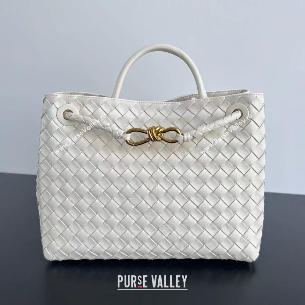 Bottega Veneta Medium Andiamo Top Handle Bag in Intrecciato Leather 743572 Sea Salt 2025 0731 (WT-250731010)