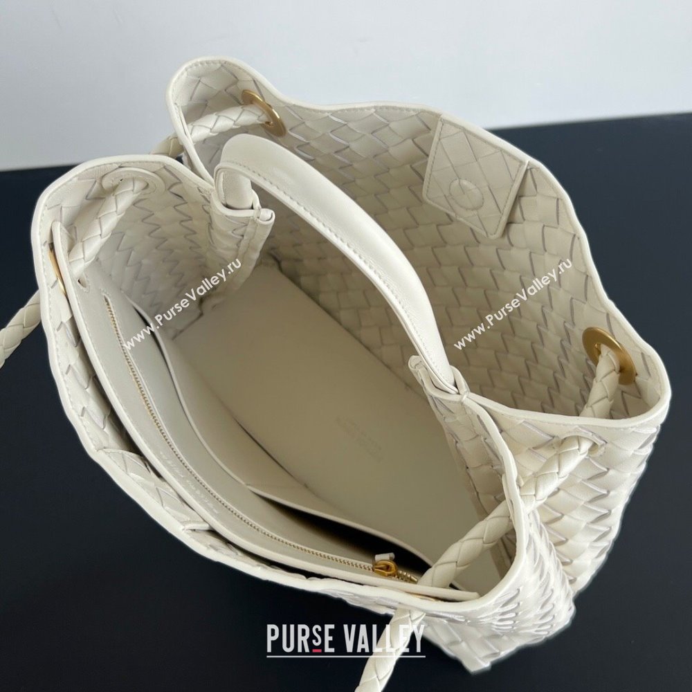 Bottega Veneta Medium Andiamo Top Handle Bag in Intrecciato Leather 743572 Sea Salt 2025 0731 (WT-250731010)