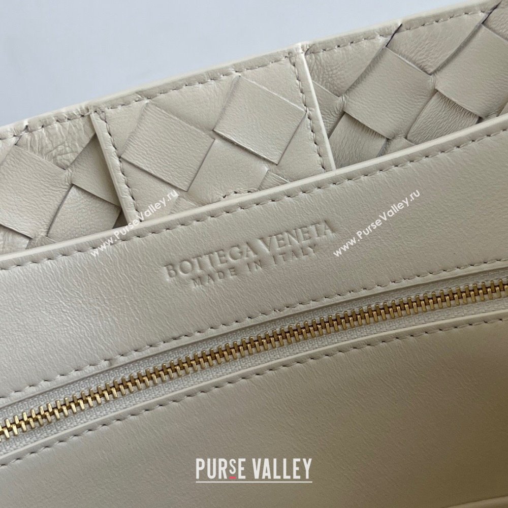 Bottega Veneta Medium Andiamo Top Handle Bag in Intrecciato Leather 743572 Sea Salt 2025 0731 (WT-250731010)