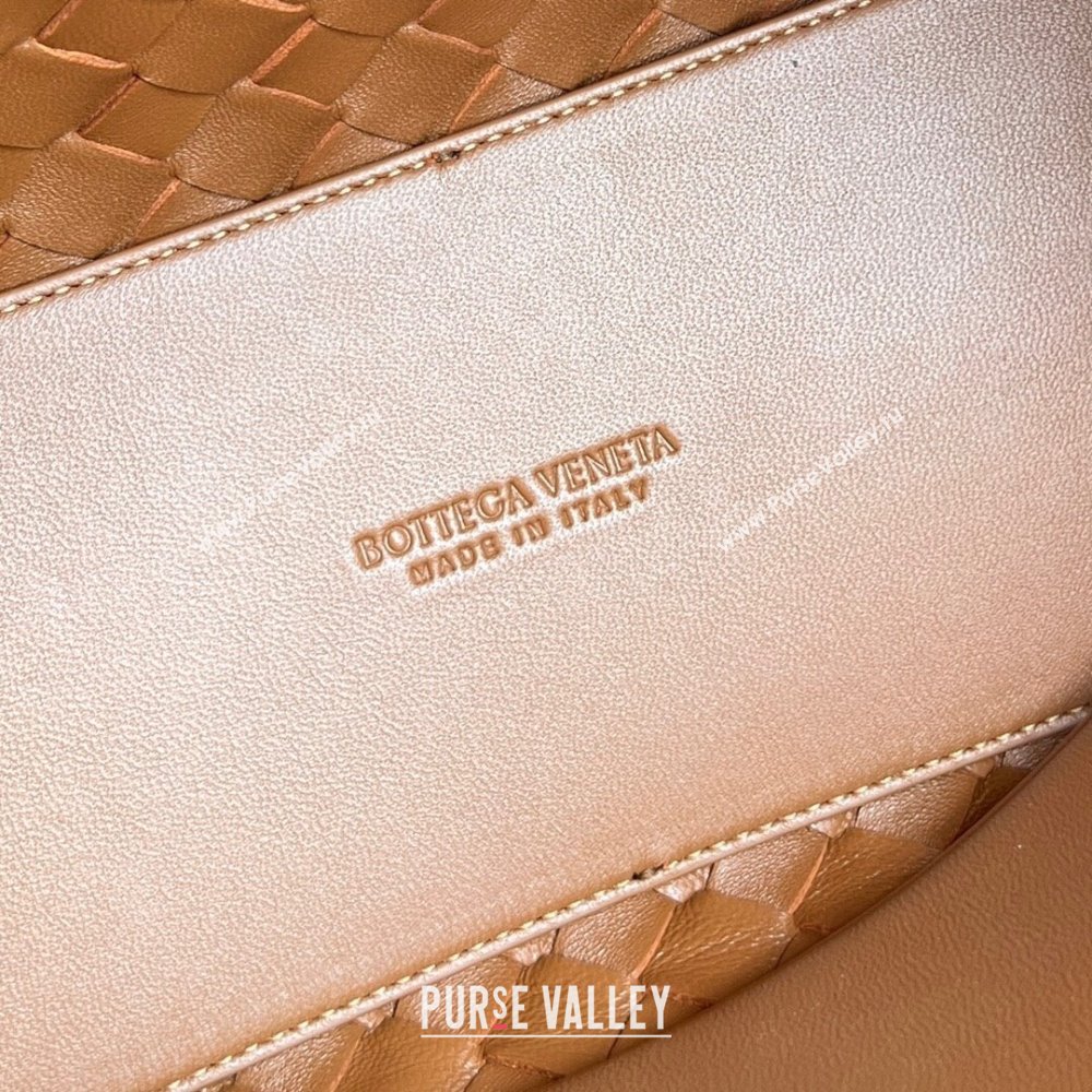 Bottega Veneta Medium Andiamo Top Handle Bag in Intrecciato Leather 743572 Chestnut Brown 2025 0731 (WT-250731011)