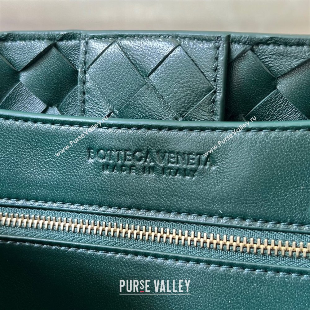 Bottega Veneta Medium Andiamo Top Handle Bag in Intrecciato Leather 743572 Emerald Green 2025 0731 (WT-250731012)