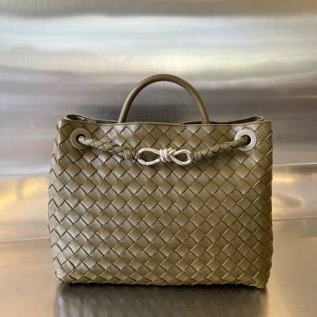 Bottega Veneta Medium Andiamo Top Handle Bag in Intrecciato Leather 743572 Soil 2025 0731 (WT-250731013)