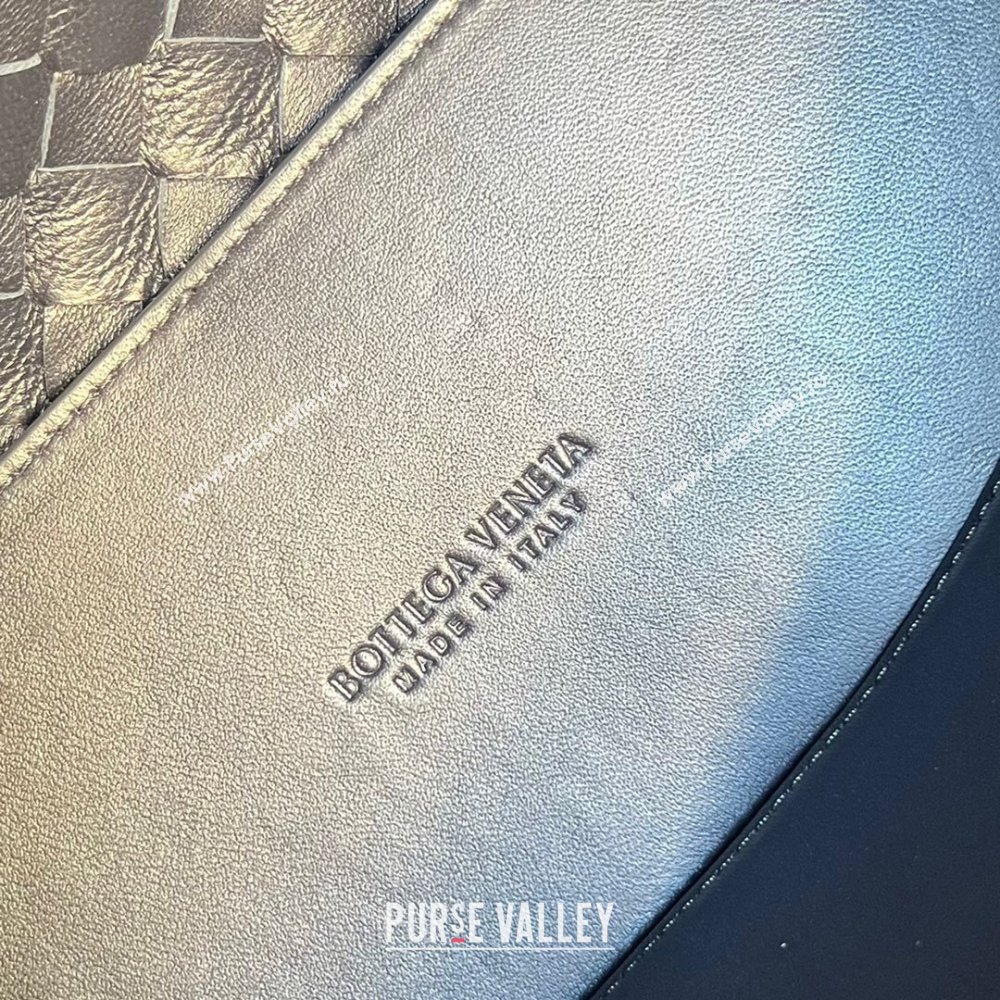 Bottega Veneta Medium Andiamo Top Handle Bag in Intrecciato Leather 743572 Space/Silver 2025 0731 (WT-250731014)