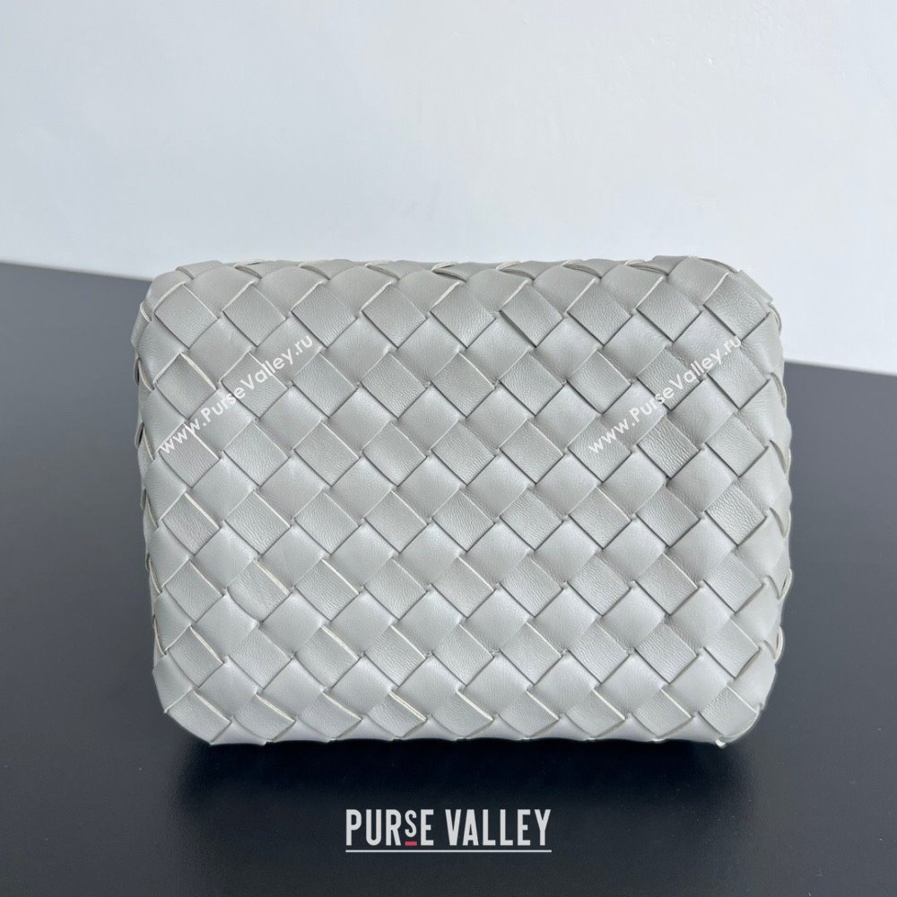 Bottega Veneta Small Parachute Shoulder Bag in Intrecciato Leather 796569 Sterling Grey 2025 (WT-250801002)