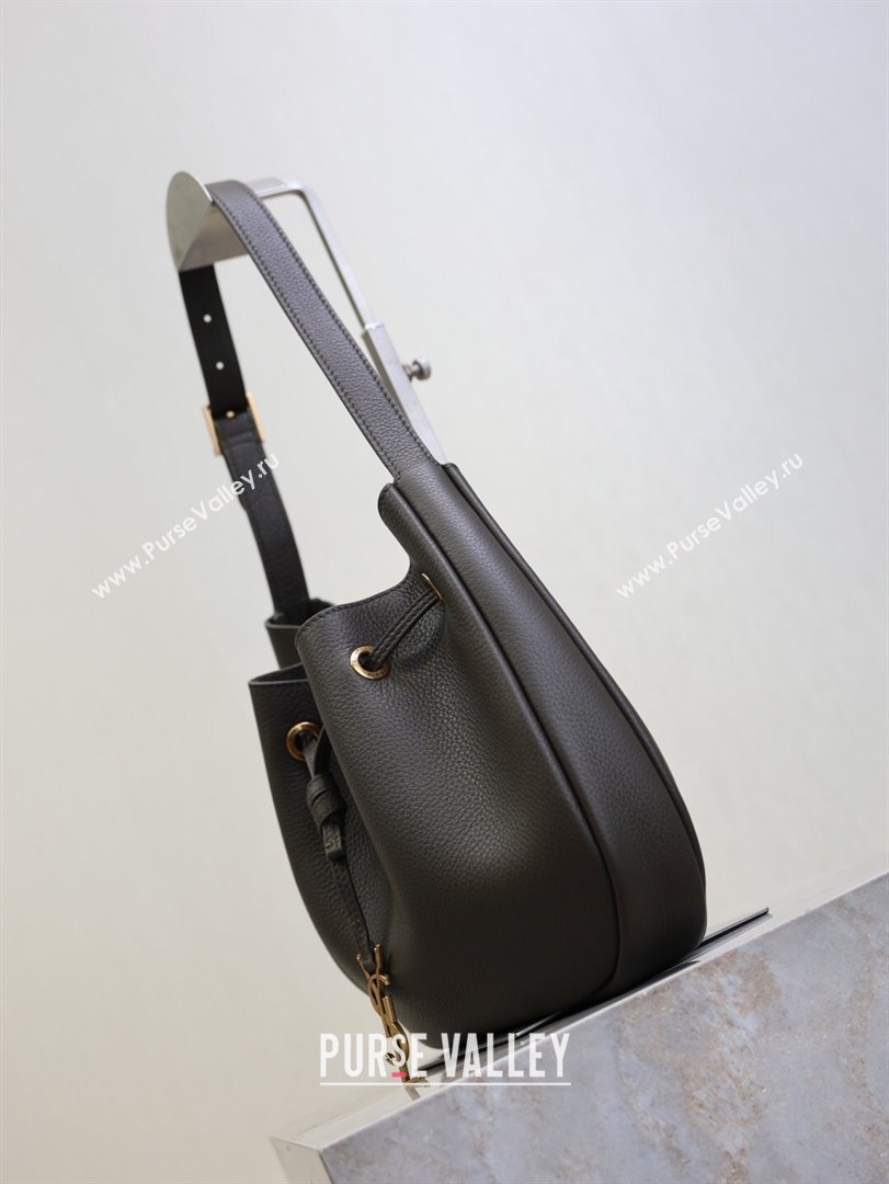 Saint Laurent Paris Vii Small Hobo Bag in Grained Leather Green 796626 2025 (YY-260119099)