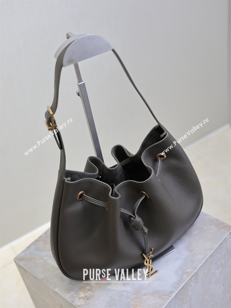 Saint Laurent Paris Vii Small Hobo Bag in Grained Leather Green 796626 2025 (YY-260119099)