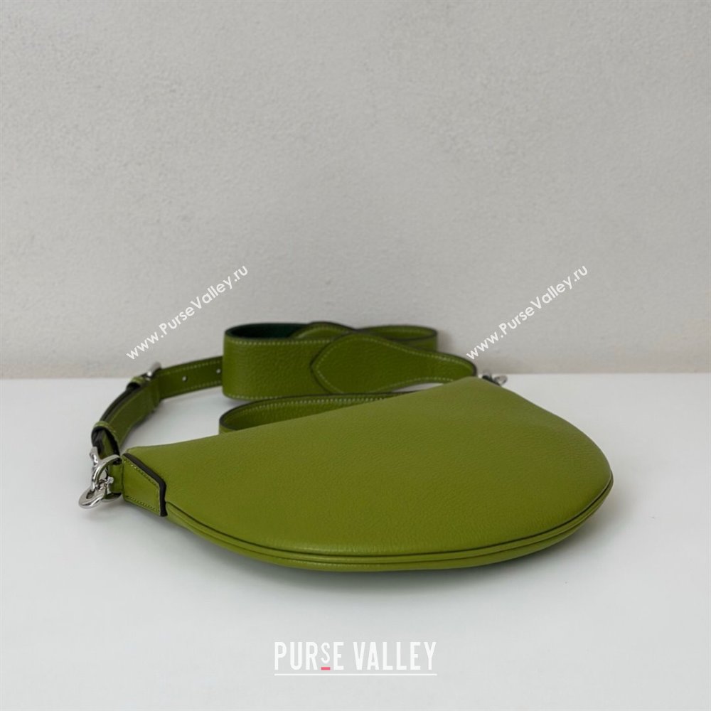 Gucci Mens B small shoulder bag in grainy leather Green 2 2025 824529 (DLH-250630098)