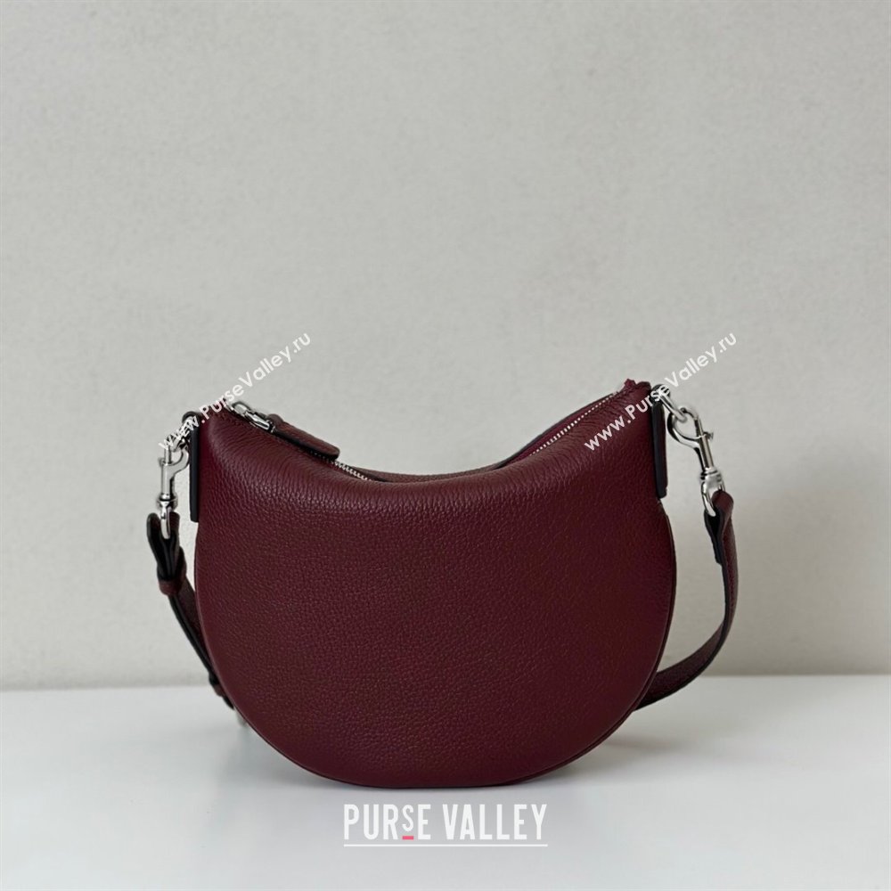 Gucci Mens B small shoulder bag in grainy leather Ancora Red 2025 824529 (DLH-250630097)