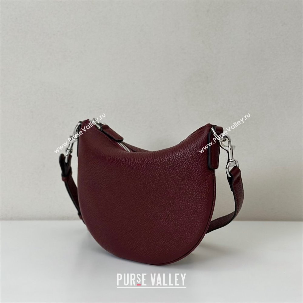 Gucci Mens B small shoulder bag in grainy leather Ancora Red 2025 824529 (DLH-250630097)