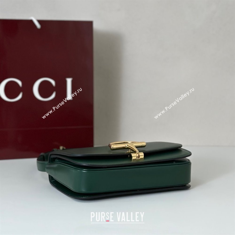 Gucci Siena small shoulder bag in Leather with Oversized Half Horsebit Green 2025 846705 (DLH-251124141)