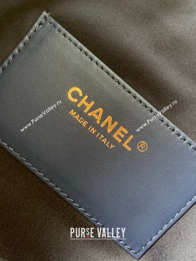 Chanel 25 Small Handbag in Grained Calfskin AS5293 Dark Blue 2025 0811 (yezi-2508110069)