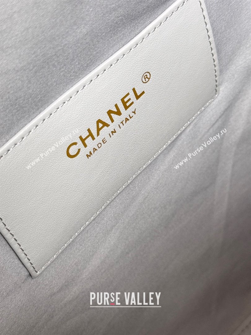 Chanel 25 Grained Calfskin Medium Handbag AS5311 Light Grey 2025 0811 (yezi-2508110063)