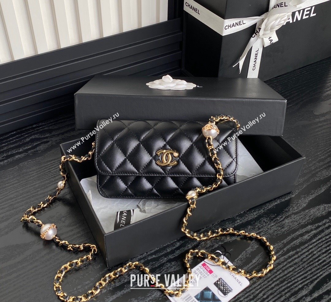 Chanel Shiny Lambskin Flap Phone Holder with Chain AP4284 Black 2024 (yezi-241106108)