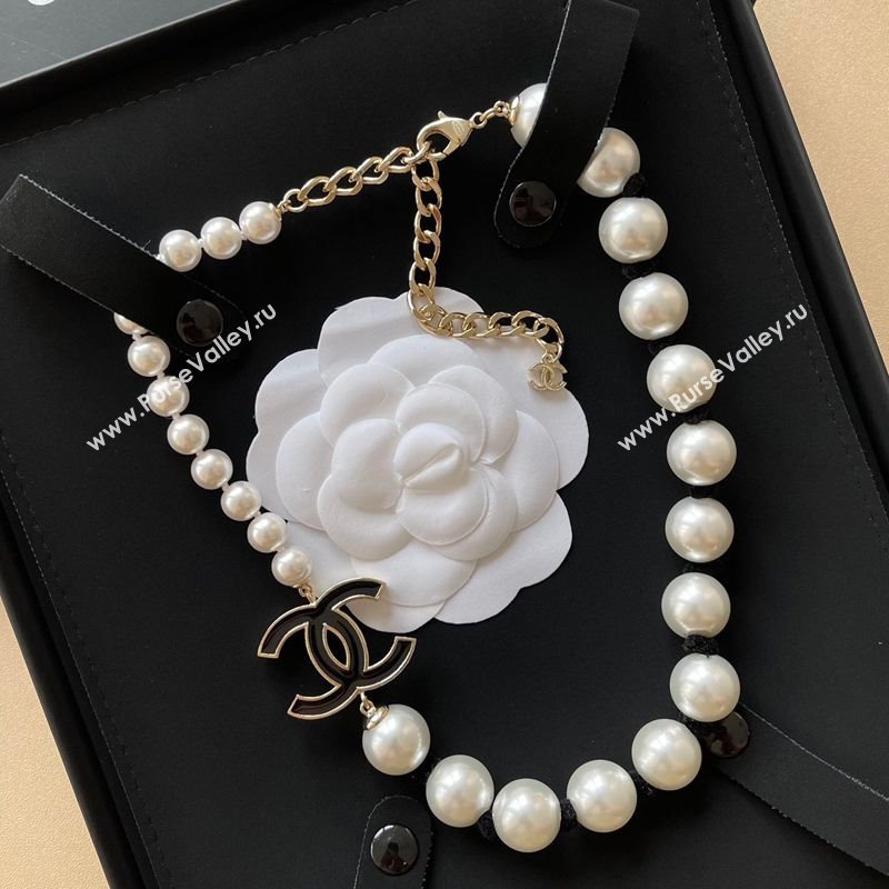 Chanel Pearls Necklace with Black CC 2025 0618 (YF-250618060)