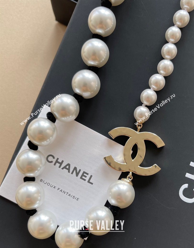 Chanel Pearls Necklace with Black CC 2025 0618 (YF-250618060)