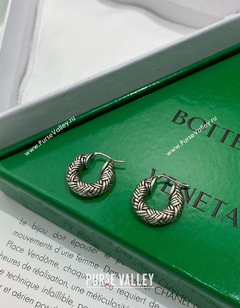Bottega Veneta Intreccio Small Hoop Earrings Aged Silver 2025 0618 (YF-250618084)