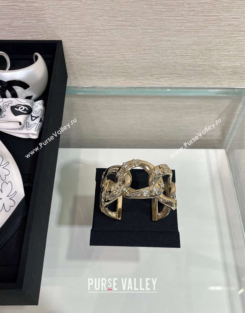 Chanel Cuff Chain Bracelet with Strass Star Gold 2025 0618 (YF-250618064)