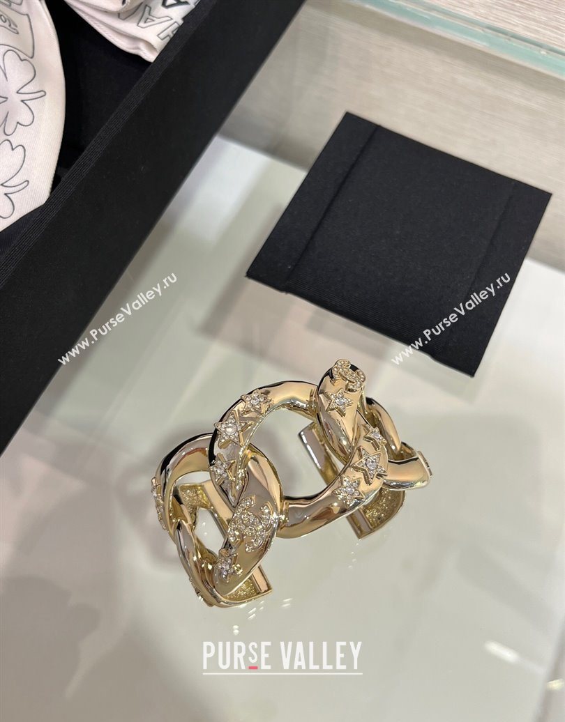 Chanel Cuff Chain Bracelet with Strass Star Gold 2025 0618 (YF-250618064)