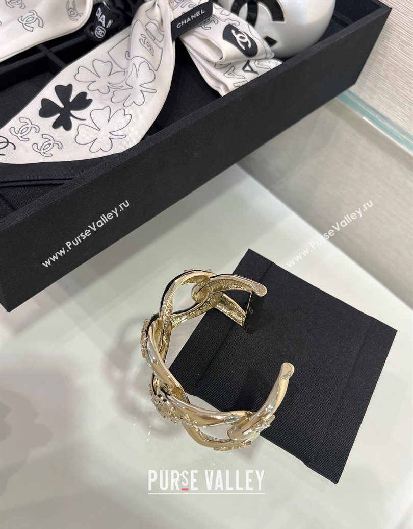 Chanel Cuff Chain Bracelet with Strass Star Gold 2025 0618 (YF-250618064)