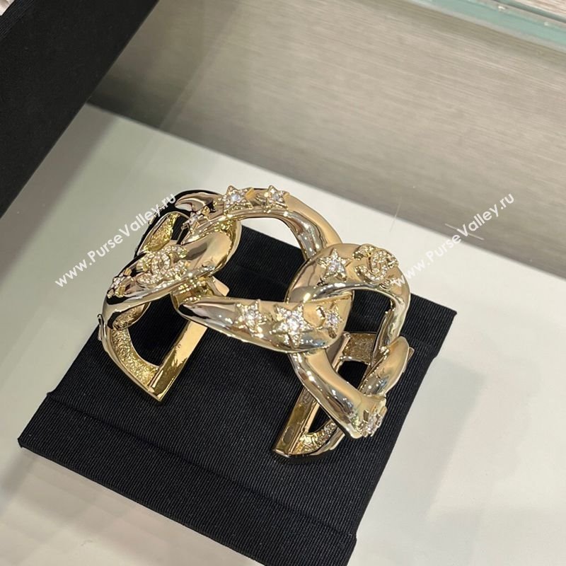 Chanel Cuff Chain Bracelet with Strass Star Gold 2025 0618 (YF-250618064)