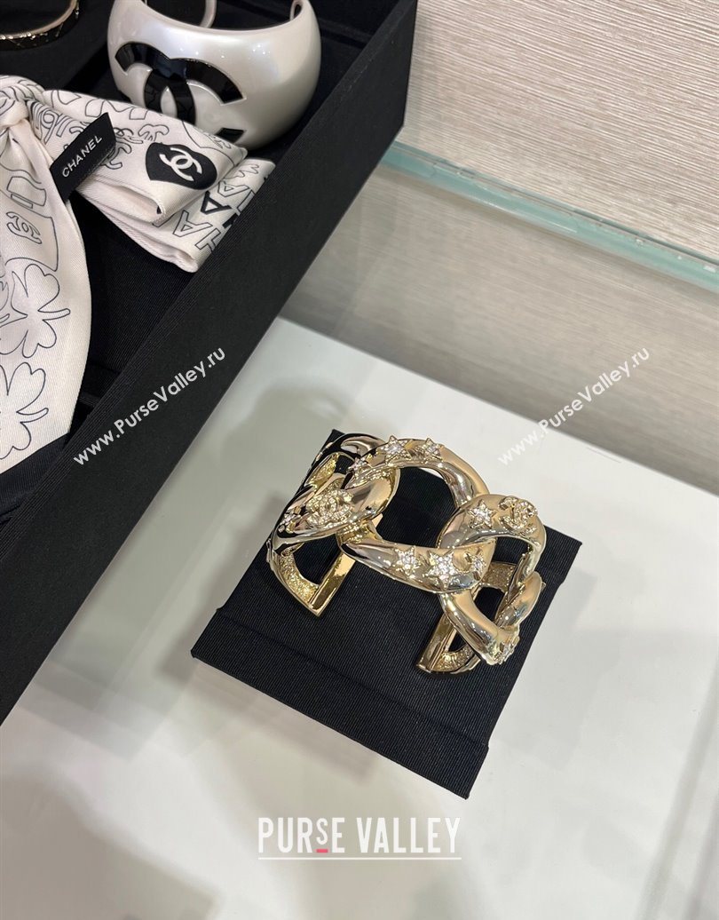 Chanel Cuff Chain Bracelet with Strass Star Gold 2025 0618 (YF-250618064)