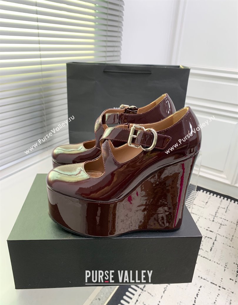 Maison Alaia Criss Cross Wedge Pumps 14.5cm in Patent Calfskin Dark Burgundy 2025 AL021902 (KER-250219006)