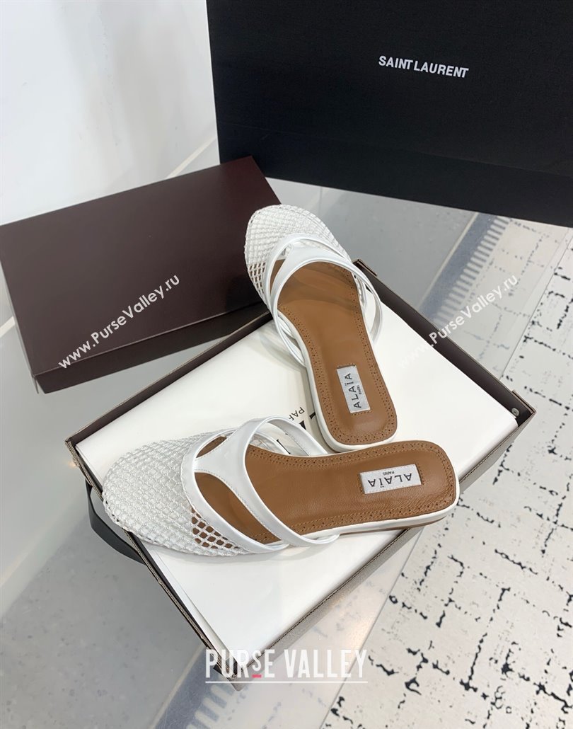 Alaia Intricated Flat Mules in Fishnet and Patent Leather White 2025 AL042801 (KER-250428068)