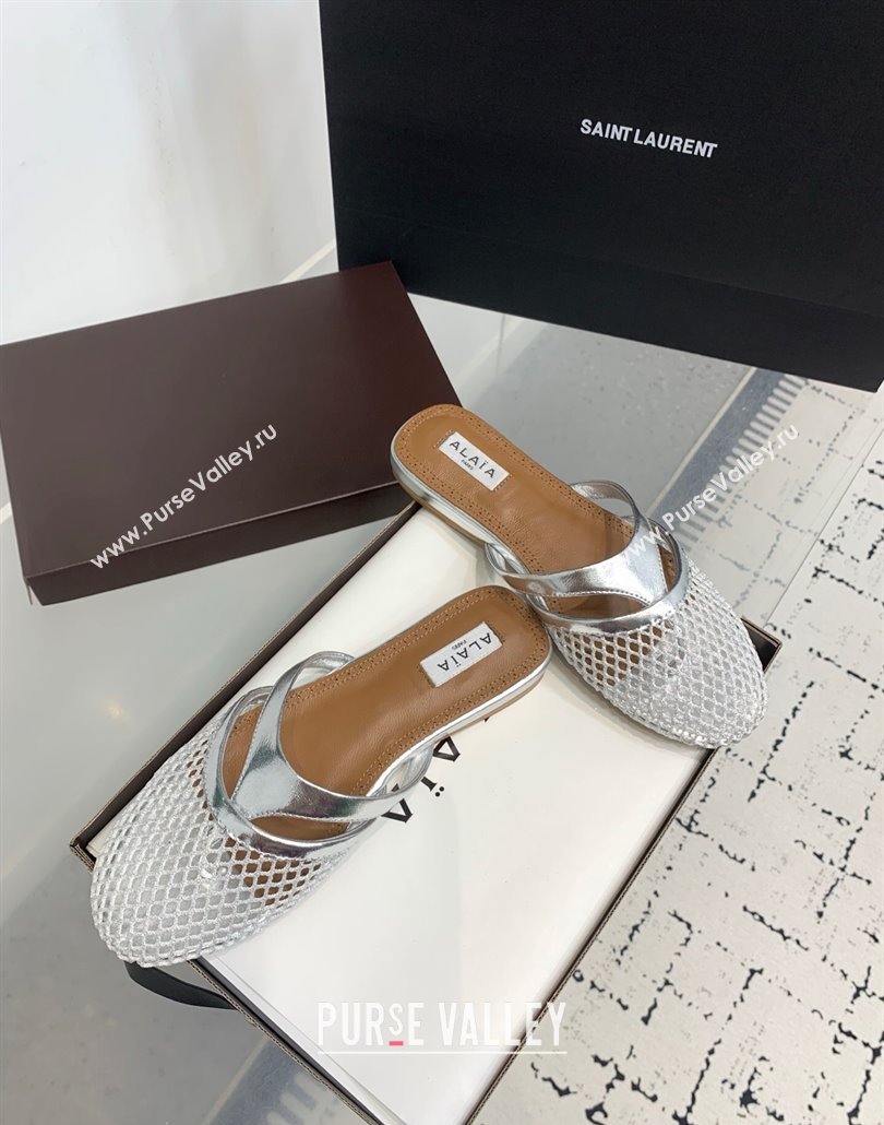 Alaia Intricated Flat Mules in Fishnet and Patent Leather Silver 2025 AL042801 (KER-250428070)