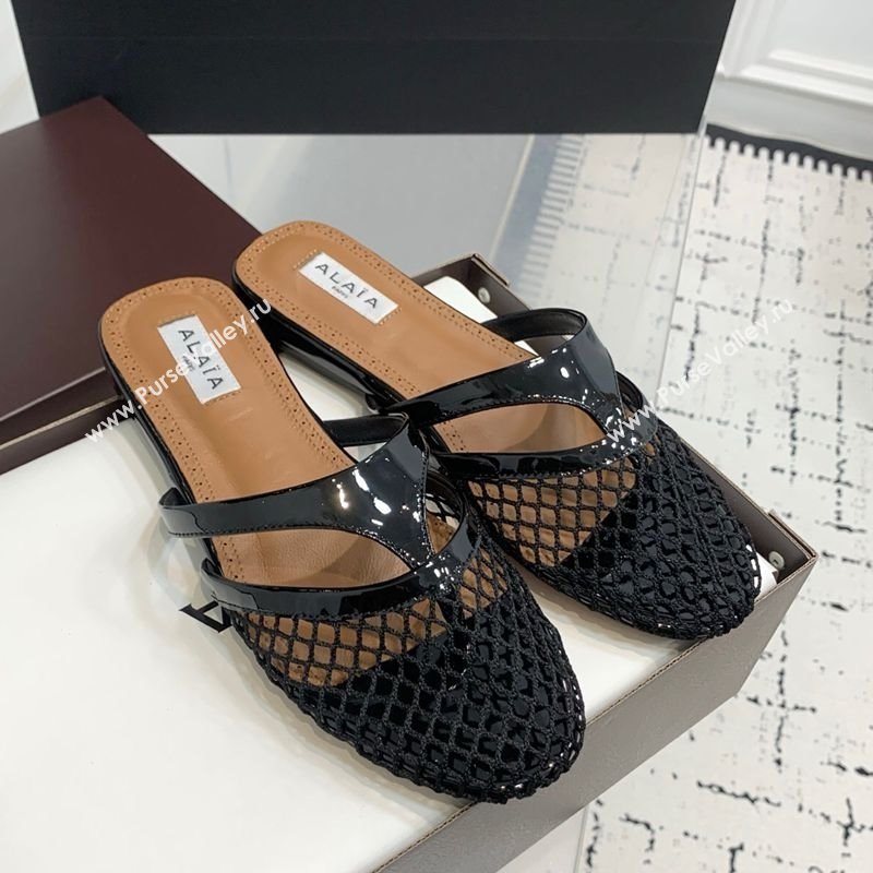 Alaia Intricated Flat Mules in Fishnet and Patent Calf Leather Black 2025 AL042801 (KER-250428067)