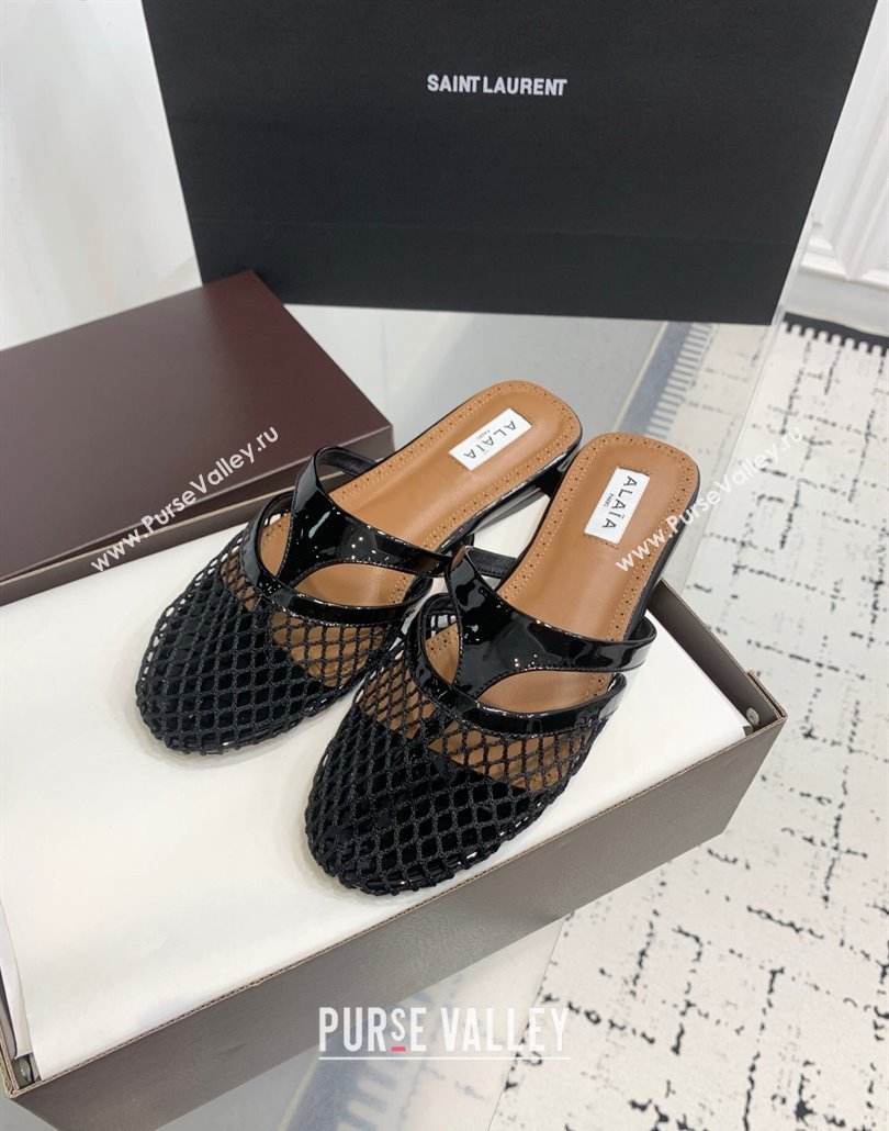 Alaia Intricated Flat Mules in Fishnet and Patent Calf Leather Black 2025 AL042801 (KER-250428067)